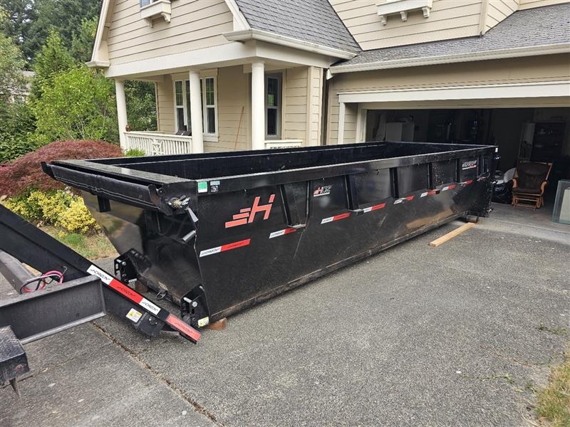 Junk Removal Comapany Dumpster in Tukwila